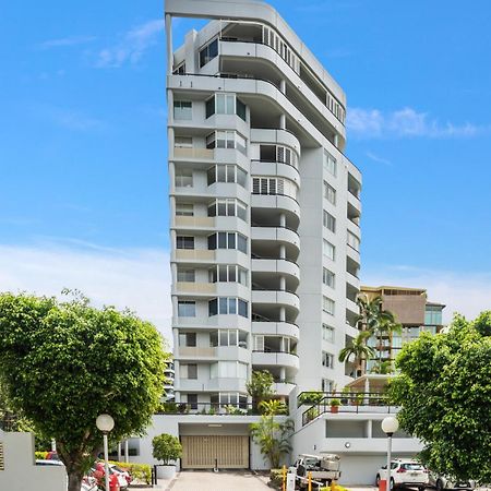 Lavish 3-Bed With Wraparound Balcony And Pool Apartman Brisbane Kültér fotó