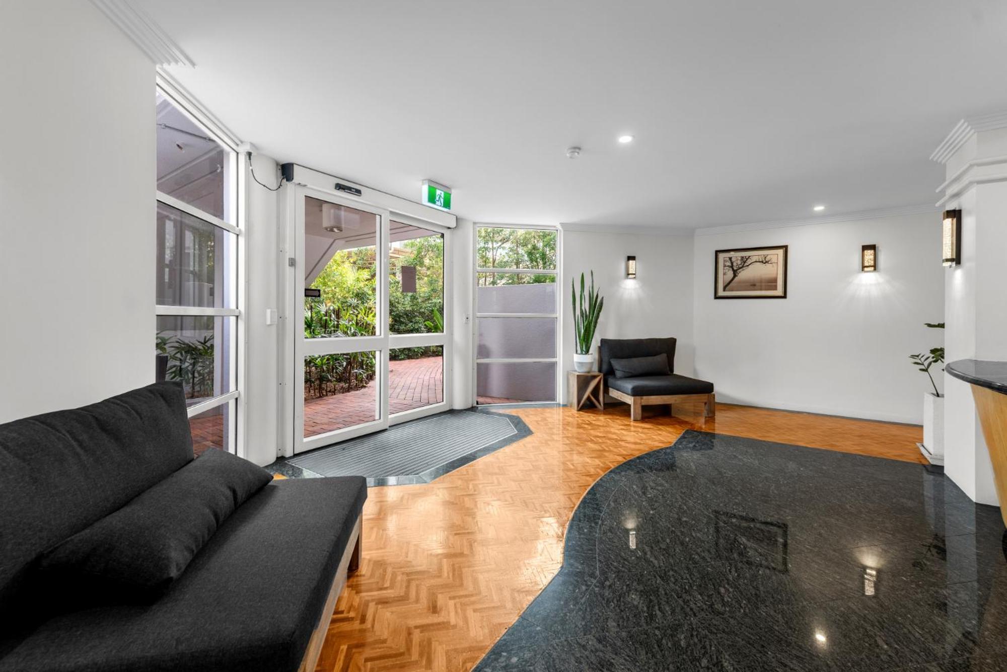 Lavish 3-Bed With Wraparound Balcony And Pool Apartman Brisbane Kültér fotó